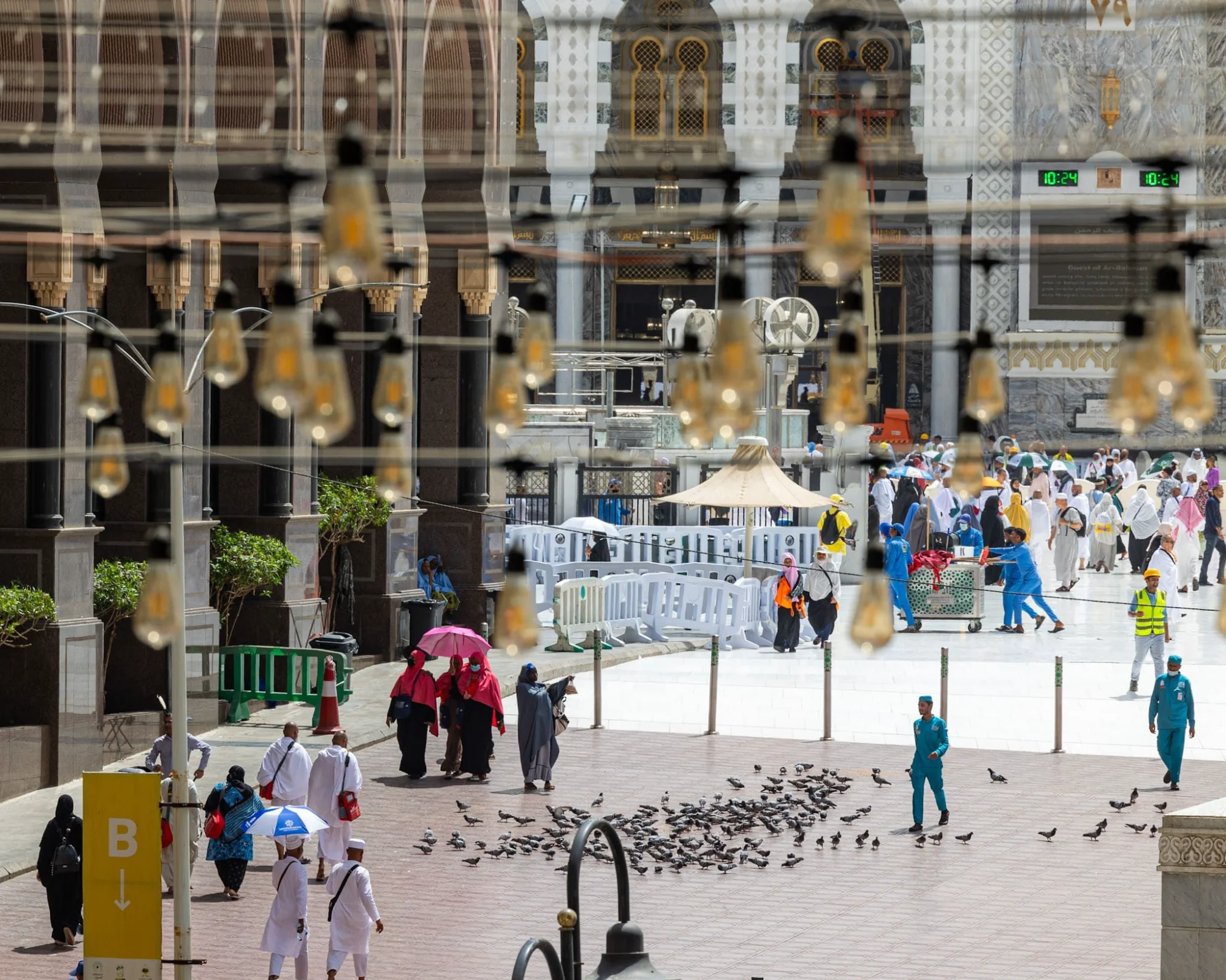 حج اقتصادي - ساحة الحرم المكي