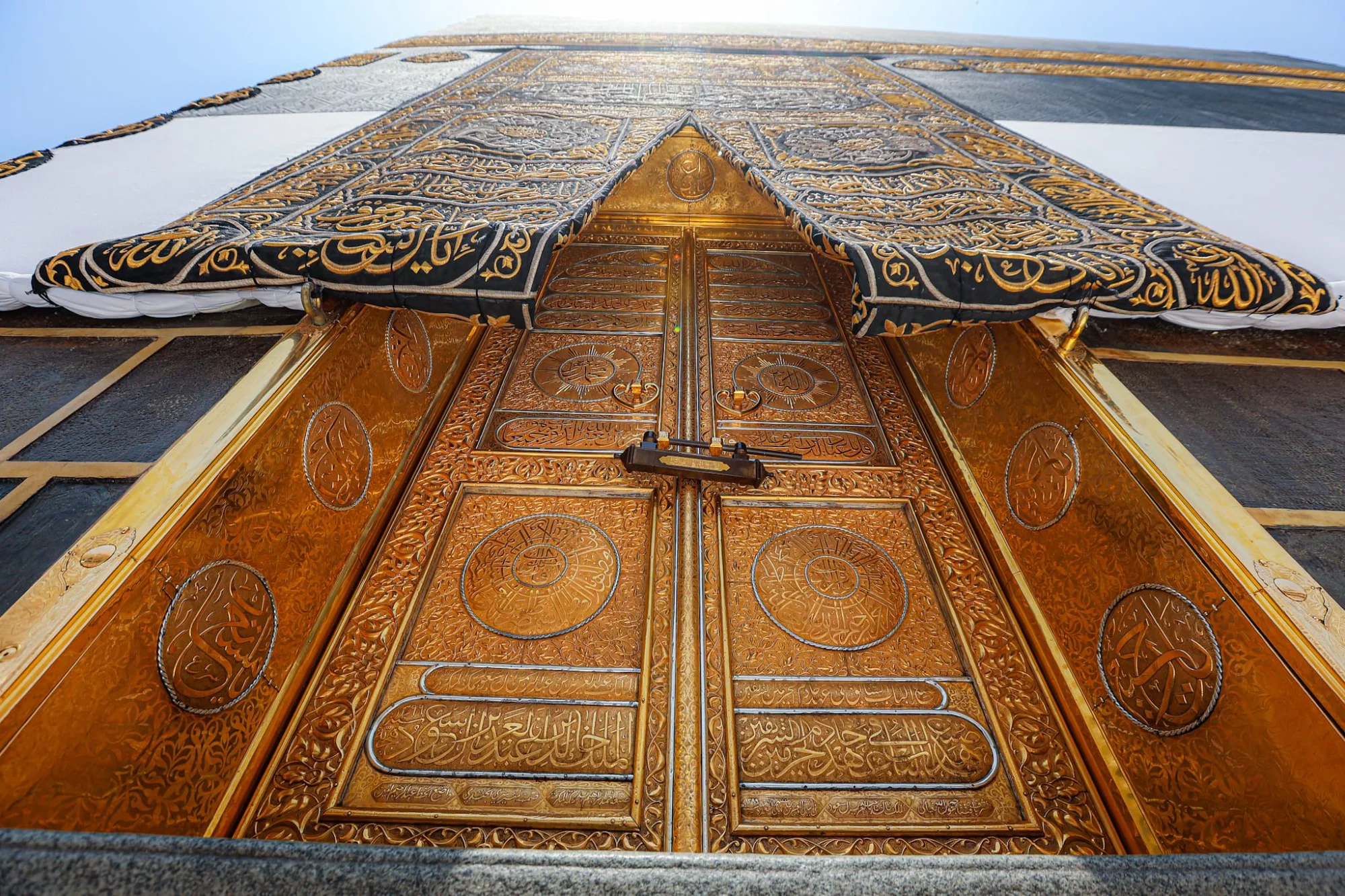 عمرة 15 يوم - باب الكعبة المشرفة